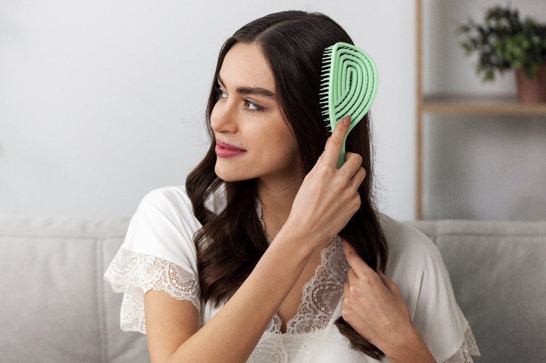 Saiba como o Keradense fortalece cabelos e unhas com biotina, zinco e vitaminas. Reduza a queda capilar e aumente a resistência das unhas com saúde.